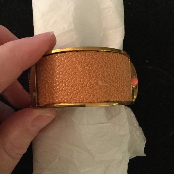 Kara apricot stingray bracelet - Picture 1 of 6